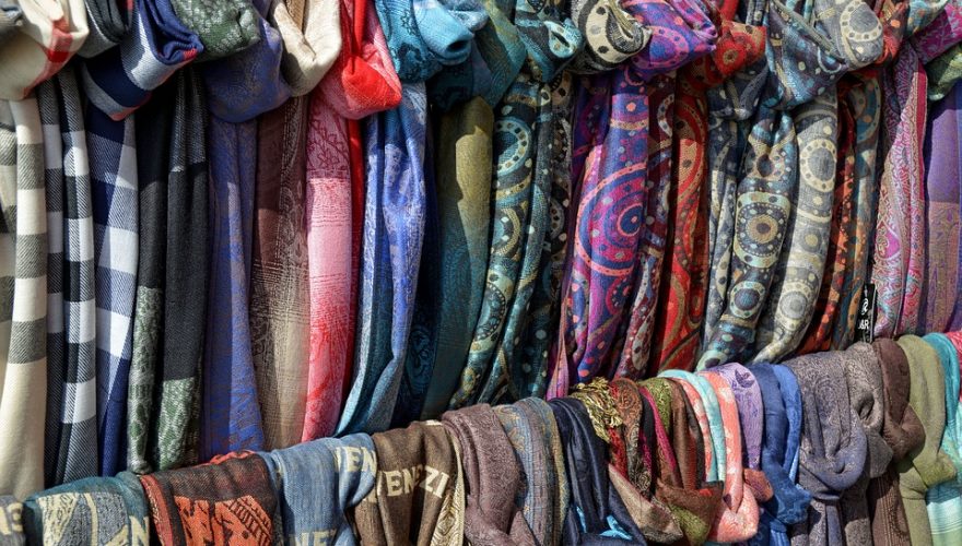scarf-2898730_960_720-880×500